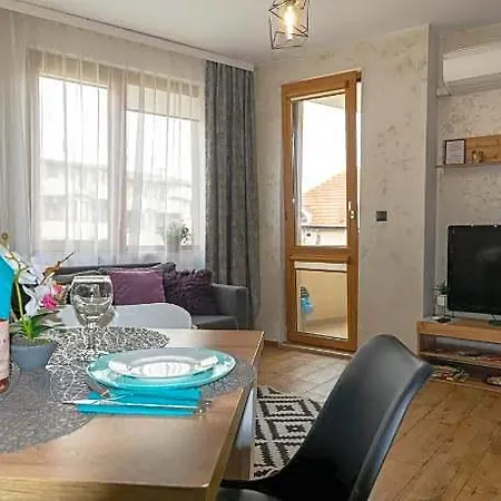 Хотел Joy Center Private Parking 5*