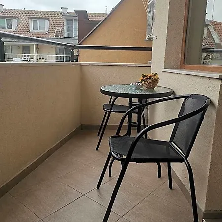 Joy Center Private Parking Хотел 5*